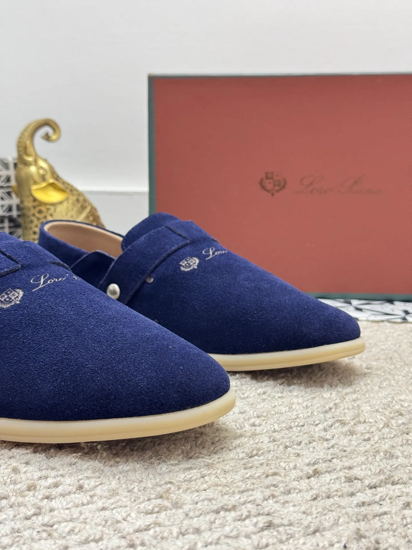 Men's men's shoes 💰420 [New style] 🍓🍓Loro Piana - LP's new moccasin shoes are made of water-repellent treated suede uppers with rubber soles, a classic. The complex craftsmanship and meticulous structure make the shoes light and soft, allowing you to walk comfortably and freely. Perfect for wearing at the beach or out in the water during the summer. Size: 38-44 (45 customized